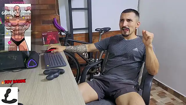 Snapshot of Marck_Muscle chatting on July 2026 12:15:02 AM Marck Muscle online show from July 2026 12:15:02 AM