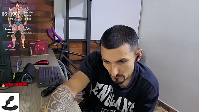 Snapshot of Marck_Muscle chatting on July 2026 03:54:02 AM Marck Muscle online show from July 2026 03:54:02 AM