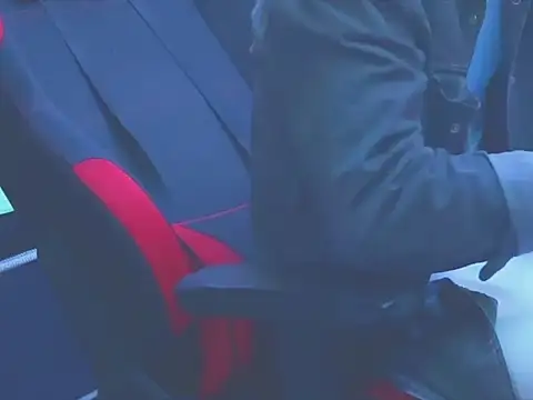 Snapshot of BodyandlegginLover chatting on March 2025 04:34:02 AM BodyandlegginLover online show from March 2025 04:34:02 AM