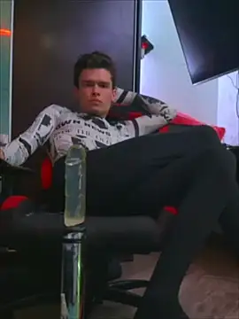 Snapshot of BodyandlegginLover chatting on October 2025 04:52:01 AM BodyandlegginLover online show from October 2025 04:52:01 AM