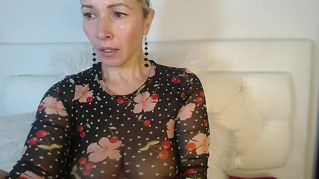 Snapshot of Ingridbergman chatting on February 2025 02:38:02 PM Ingridbergman online show from February 2025 02:38:02 PM