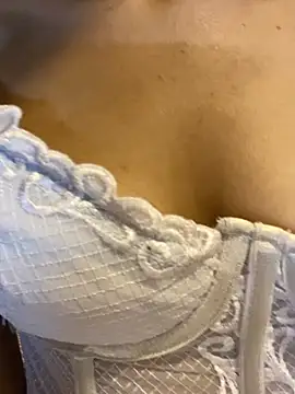 AbrilBrent online show from May 2026 08:28:01 PM