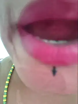 Snapshot of gatadeojosclaros chatting on March 2026 01:00:02 AM gatadeojosclaros online show from March 2026 01:00:02 AM