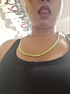 Snapshot of gatadeojosclaros chatting on April 2026 02:53:01 AM gatadeojosclaros online show from April 2026 02:53:01 AM