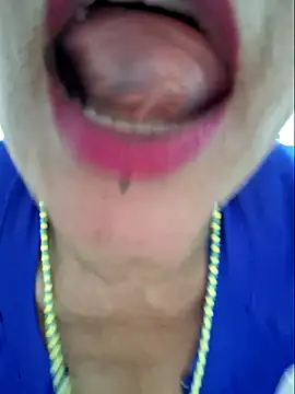 Snapshot of gatadeojosclaros chatting on April 2026 01:41:01 AM gatadeojosclaros online show from April 2026 01:41:01 AM