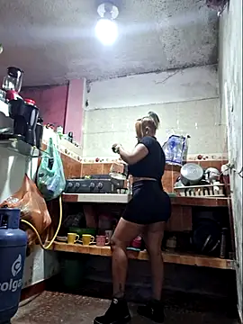 Snapshot of gatadeojosclaros chatting on April 2026 01:52:02 AM gatadeojosclaros online show from April 2026 01:52:02 AM