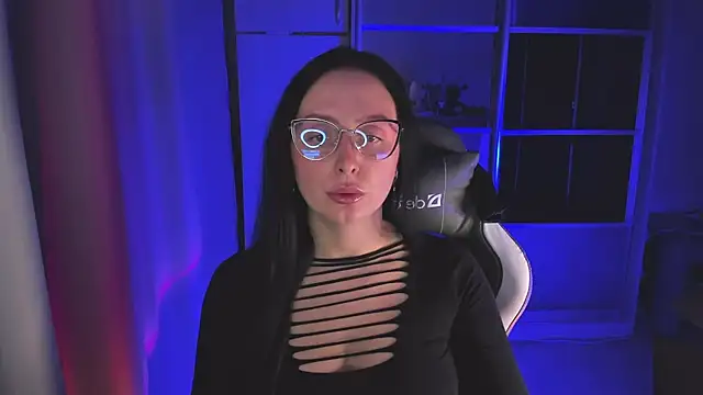 Christy Calypso online show from October 2025 04:31:02 PM