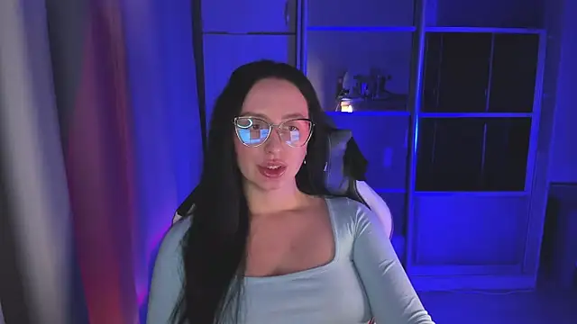 Christy Calypso online show from November 2025 03:34:01 PM