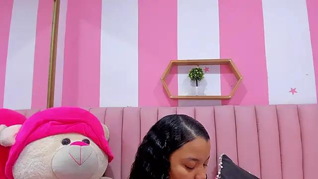 ISABELLA 020 online show from October 2025 01:37:01 PM