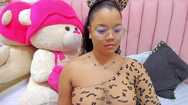 ISABELLA 020 online show from November 2025 02:28:01 PM