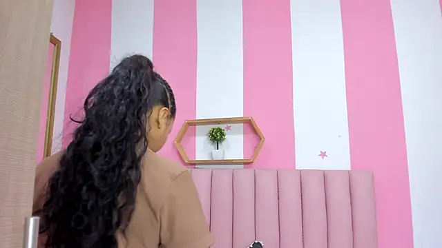 ISABELLA 020 online show from March 2026 11:15:02 AM