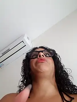 Snapshot of Shura_xxxBig chatting on March 2026 06:58:01 PM Shura xxxBig online show from March 2026 06:58:01 PM