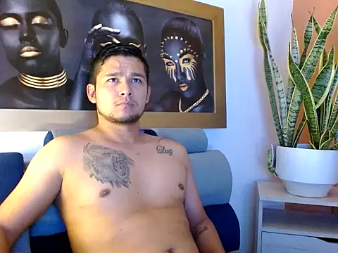 Snapshot of henrique_Batman_Latex017 chatting on February 2025 02:59:02 AM henrique Batman Latex017 online show from February 2025 02:59:02 AM