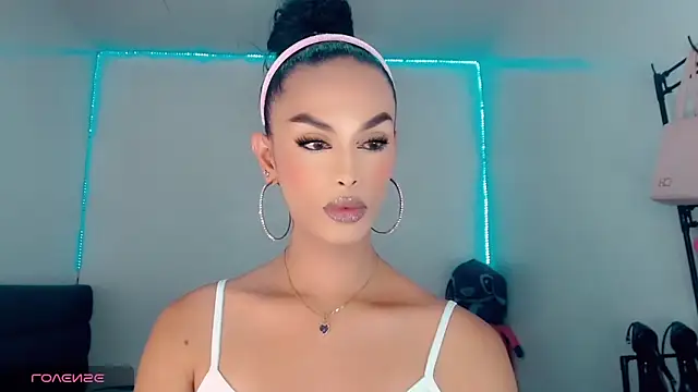  Riannagarcia  online show from October 2025 03:10:02 AM