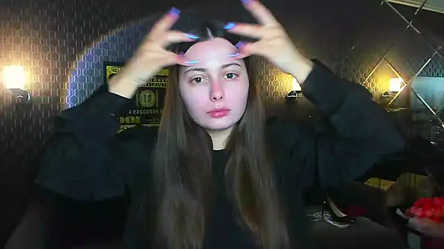 Snapshot of _extraterrestrial_ chatting on November 2025 05:45:02 PM extraterrestrial online show from November 2025 05:45:02 PM