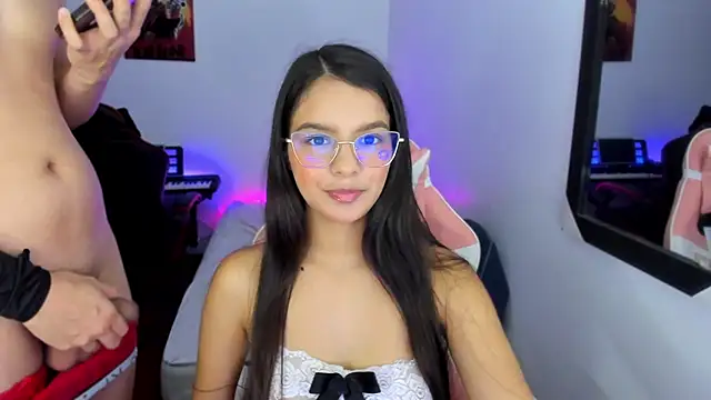 Snapshot of jessi_and_boy chatting on November 2025 07:24:02 PM jessi and boy online show from November 2025 07:24:02 PM