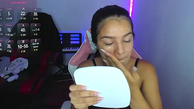 jessi and boy online show from February 2026 02:43:02 AM