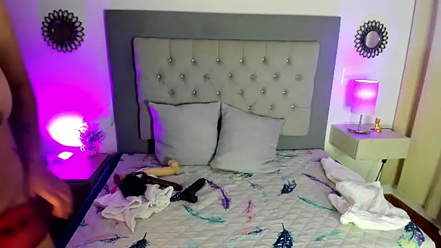 Snapshot of Kylie2211 chatting on January 2025 02:57:02 AM Kylie2211 online show from January 2025 02:57:02 AM