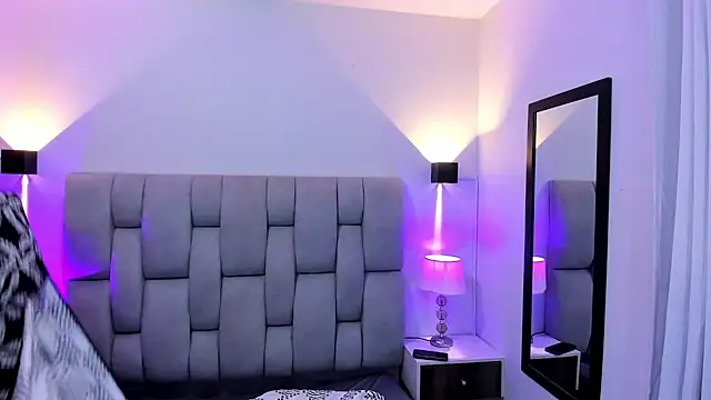 Snapshot of Kylie2211 chatting on January 2025 03:48:01 AM Kylie2211 online show from January 2025 03:48:01 AM