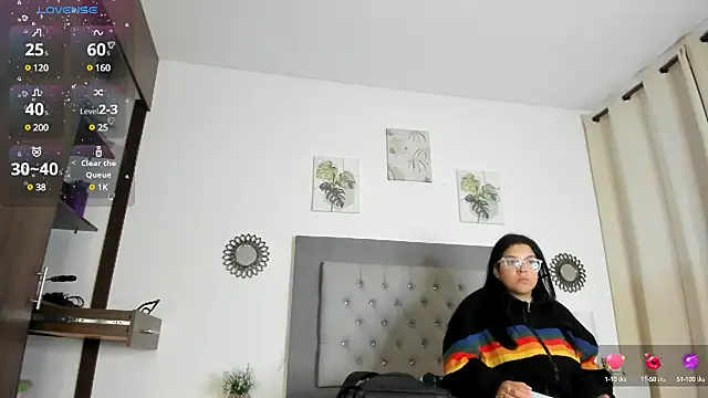 Snapshot of Kylie2211 chatting on January 2025 02:37:02 AM Kylie2211 online show from January 2025 02:37:02 AM