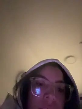 Snapshot of Kylie2211 chatting on February 2025 03:03:01 AM Kylie2211 online show from February 2025 03:03:01 AM