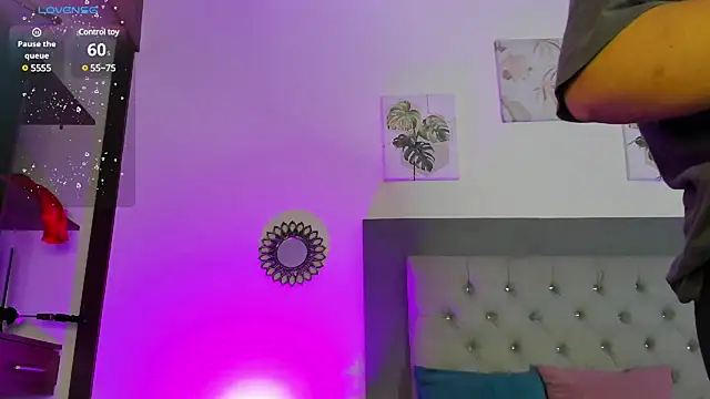 Snapshot of Kylie2211 chatting on February 2025 02:07:01 AM Kylie2211 online show from February 2025 02:07:01 AM