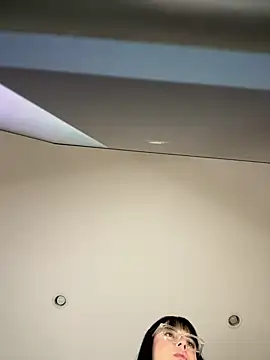Snapshot of Kylie2211 chatting on February 2025 02:39:01 AM Kylie2211 online show from February 2025 02:39:01 AM