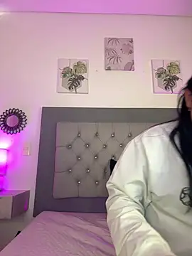 Snapshot of Kylie2211 chatting on March 2025 12:14:02 PM Kylie2211 online show from March 2025 12:14:02 PM