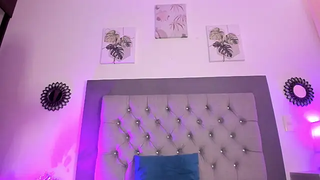 Snapshot of Kylie2211 chatting on March 2025 06:37:02 PM Kylie2211 online show from March 2025 06:37:02 PM