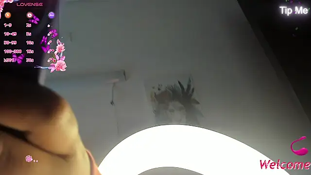 Snapshot of Kylie2211 chatting on October 2025 03:02:02 AM Kylie2211 online show from October 2025 03:02:02 AM