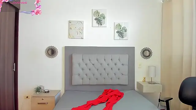 Snapshot of Kylie2211 chatting on October 2025 08:38:02 PM Kylie2211 online show from October 2025 08:38:02 PM