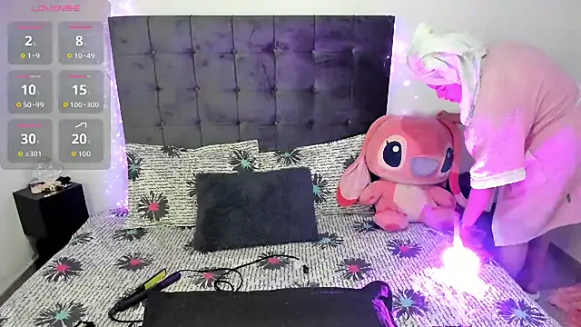 Snapshot of Kylie2211 chatting on October 2025 01:52:02 AM Kylie2211 online show from October 2025 01:52:02 AM