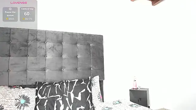 Snapshot of Kylie2211 chatting on November 2025 05:45:02 PM Kylie2211 online show from November 2025 05:45:02 PM