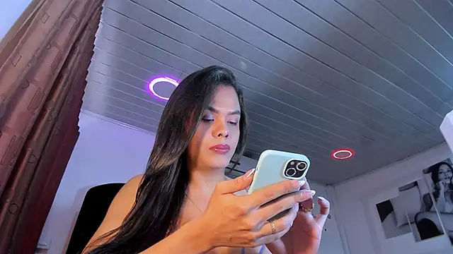 Snapshot of LatinVenuz chatting on February 2025 03:16:01 PM LatinVenuz online show from February 2025 03:16:01 PM