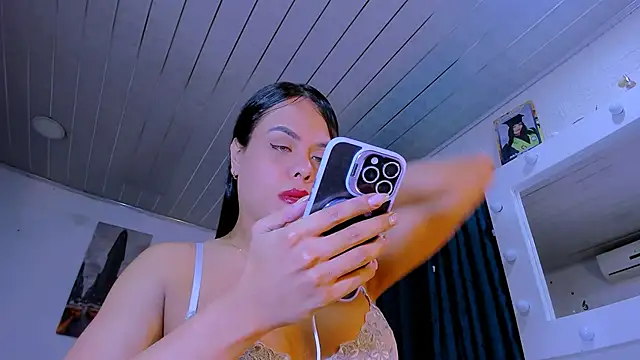 Snapshot of LatinVenuz chatting on February 2026 04:49:02 AM LatinVenuz online show from February 2026 04:49:02 AM