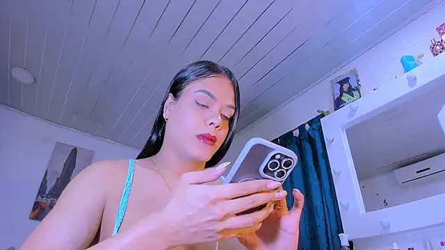 Snapshot of LatinVenuz chatting on February 2026 05:52:01 AM LatinVenuz online show from February 2026 05:52:01 AM