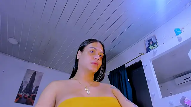 Snapshot of LatinVenuz chatting on March 2026 06:08:01 AM LatinVenuz online show from March 2026 06:08:01 AM