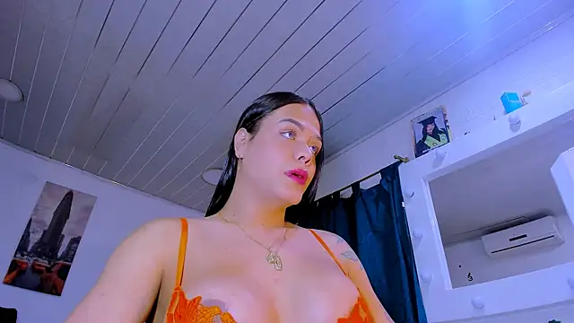 Snapshot of LatinVenuz chatting on March 2026 10:54:01 PM LatinVenuz online show from March 2026 10:54:01 PM