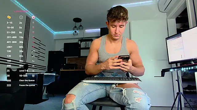 Snapshot of ChristianLevine_ chatting on March 2025 01:24:01 AM ChristianLevine online show from March 2025 01:24:01 AM