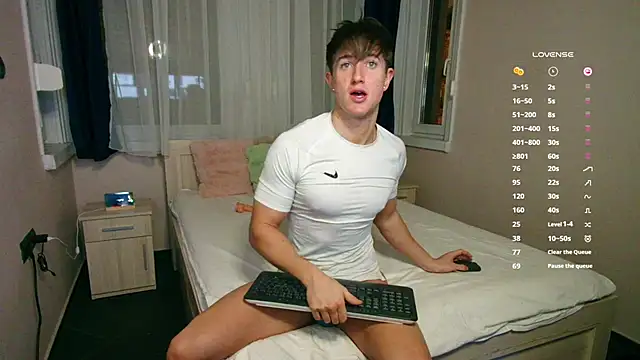 Snapshot of ChristianLevine_ chatting on November 2025 04:38:01 PM ChristianLevine online show from November 2025 04:38:01 PM