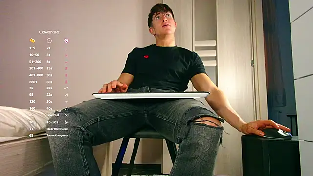 Snapshot of ChristianLevine_ chatting on December 2025 04:49:02 PM ChristianLevine online show from December 2025 04:49:02 PM