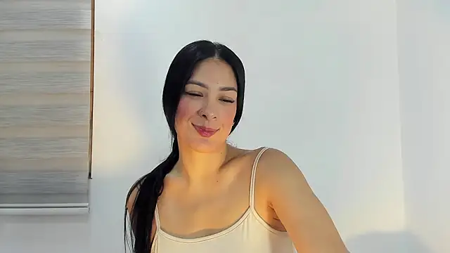 Snapshot of bella_hadid1_ chatting on March 2026 12:26:02 AM bella hadid1 online show from March 2026 12:26:02 AM