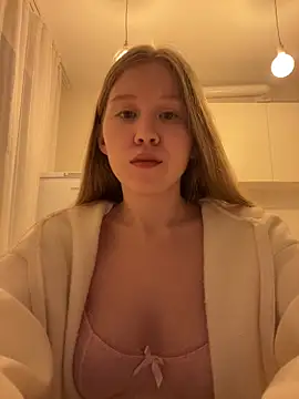 Snapshot of Eva_Weyne chatting on March 2026 10:40:01 PM Eva Weyne online show from March 2026 10:40:01 PM