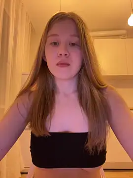 Snapshot of Eva_Weyne chatting on March 2026 08:45:02 PM Eva Weyne online show from March 2026 08:45:02 PM