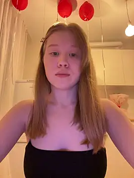 Snapshot of Eva_Weyne chatting on April 2026 09:57:02 PM Eva Weyne online show from April 2026 09:57:02 PM