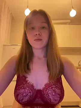 Snapshot of Eva_Weyne chatting on April 2026 07:58:01 PM Eva Weyne online show from April 2026 07:58:01 PM