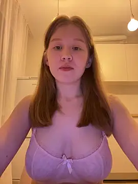 Snapshot of Eva_Weyne chatting on April 2026 08:25:02 PM Eva Weyne online show from April 2026 08:25:02 PM