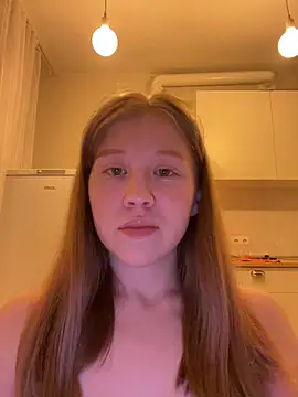 Snapshot of Eva_Weyne chatting on April 2026 08:04:01 PM Eva Weyne online show from April 2026 08:04:01 PM