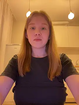 Snapshot of Eva_Weyne chatting on April 2026 08:09:02 PM Eva Weyne online show from April 2026 08:09:02 PM