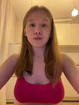 Snapshot of Eva_Weyne chatting on May 2026 06:04:02 PM Eva Weyne online show from May 2026 06:04:02 PM
